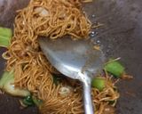 Foto langkah ke 3 dari resep Bakmie Goreng Praktis (ala chef).