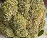 A picture of step 1 of Veggies broccoli almond soup.
