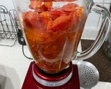 Foto del paso 3 de la receta: Crema de tomates con maní y suero de kéfir