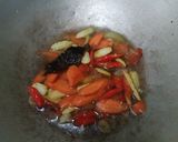 Foto langkah ke 3 dari resep Tumis Sayur Campur² buncis, wortel, babycorn, sosis sederhana.