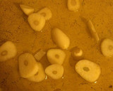 Foto del paso 2 de la receta: Champiñones picantes con huevo y chistorra