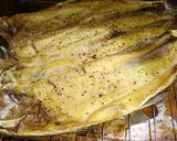 Foto del paso 3 de la receta: Sábalo despinado y zanahorias en hierbas frescas y cheddar