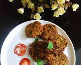 A picture of step 5 of Alasandekalu (chavli) vada.