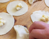 Foto del paso 3 de la receta: Empanadas de queso cóctel 🧀