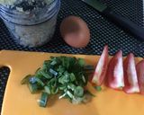 Foto langkah ke 1 dari resep Fried egg Bolognese sauce.