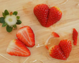 Foto del paso 1 de la receta: Bombones corazón de fresa para San Valentín