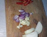 Foto langkah ke 2 dari resep Tumis telur ceplok.