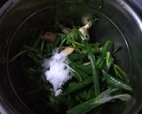 A picture of step 1 of Green Garlic Chutney.