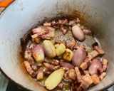 Une image de l'étape 11 de Duo de pommes de terre au lard et bouillon de sanglier.