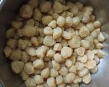 A picture of step 1 of Soyabean sabji.