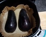 Foto del paso 1 de la receta: Berenjenas rellenas con queso y huevo