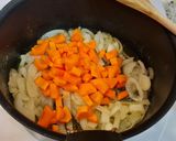 Foto del paso 2 de la receta: Potaje de garbanzos con chipirones y gambas