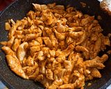 Tejfölös csirkepaprikás recept fázis 2 fotója