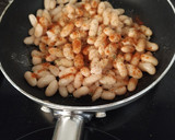 Foto del paso 1 de la receta: Salmón a la plancha con trigueros y guarnición de alubia blanca