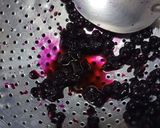 A picture of step 2 of Tubtim Grob (Malabar Spinach Fruit).