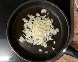 Foto del paso 1 de la receta Huevos a la Flamenca
