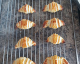Foto del paso 4 de la receta: Cruasanes de hojaldre con chocolate