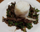 Foto del paso 4 de la receta: Bistec de res con acelga y salsa soya