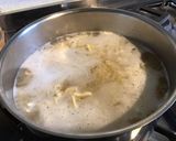 Une image de l'étape 1 de Timbale de spätzles aux tomates, thon, emmental et curcuma.