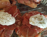 Foto del paso 3 de la receta: Contramuslos de pollo rellenos de dátiles y jamón serrano