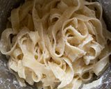 A picture of step 4 of Fettuccine Alfredo.