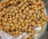 A picture of step 4 of Street style chana chat.
