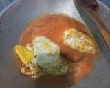 Foto langkah ke 4 dari resep Telur Ceplok Kuah Manis.