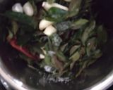 A picture of step 2 of Kadipatta chutney.