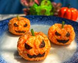 Hình bước làm 4 của món Cơm Nắm Bí Ma Halloween
