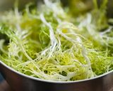 Hình bước làm 3 của món Salad Friseline Trộn Cá Cơm Muối