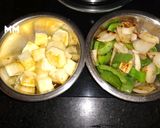 A picture of step 2 of Kadai Paneer.