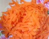 Foto del paso 2 de la receta: Tortillas de atún, papas y zanahorias