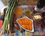 Foto del paso 1 de la receta: Espárragos en jugo de naranja 🍊