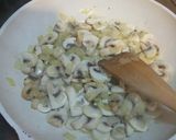 Foto del paso 2 de la receta: Crema de champiñones vegana