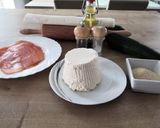 Une image de l'étape 1 de Tarte salée Ricotta saumon et courgettes.