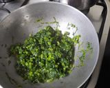 लसुणी पालक (lasuni palak recipe in marathi) रेसिपी स्टेप 1 फोटो
