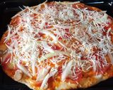 Foto langkah ke 8 dari resep Pizza Huy..