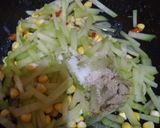 Foto langkah ke 2 dari resep Tumis Labu Siam Jagung.