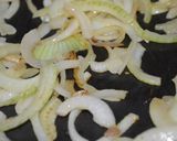 Foto del paso 4 de la receta: Pizza de espinaca a los tres quesos