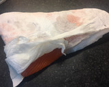 Foto del paso 5 de la receta: Salmón marinado ahumado en casa 🐟