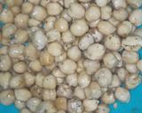 A picture of step 1 of Aloo chole chaat.