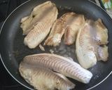 Foto del paso 11 de la receta: Tilapia con salsa de pimientos