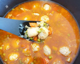 Foto del paso 3 de la receta: 235. Albóndigas con sepia y guisantes