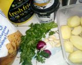 A picture of step 1 of Potatoes Bhajia mwitu.