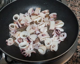 Foto del paso 3 de la receta: Guisado de calamares
