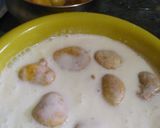 A picture of step 5 of Thandi thandi katti meethi dahi phulki.