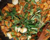 Foto langkah ke 5 dari resep Sambal goreng kentang telur puyuh.