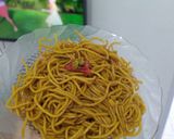 Foto langkah ke 3 dari resep Mie Kuning simpel.