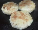 A picture of step 3 of Potato Tikki Cheese Burger.
