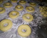 Foto langkah ke 7 dari resep Donut empukk 🍩🍩 Step by Step.